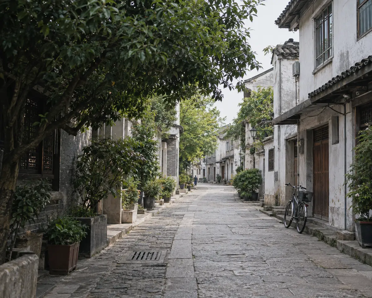 老城江岸场景示意，AI生成，非现场实拍